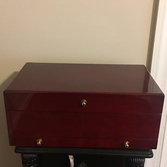 lori greiner qvc jewelry box